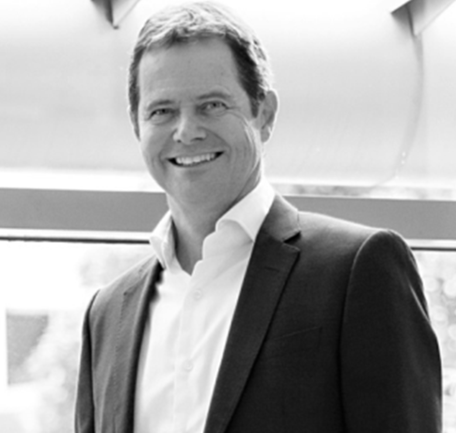 Clive KP B Wh Cropped